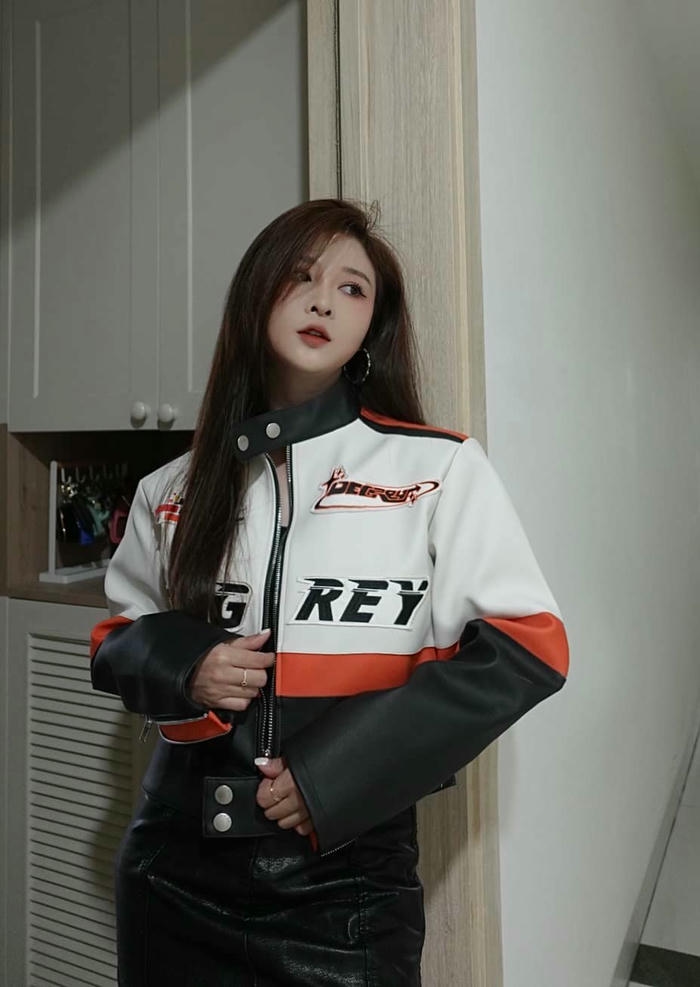 Ribi Sachi phong cách nữ sinh năng động trẻ trung