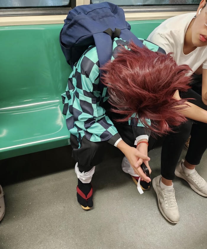 Tanjiro cosplay ngầu lạnh ánh mắt sắc