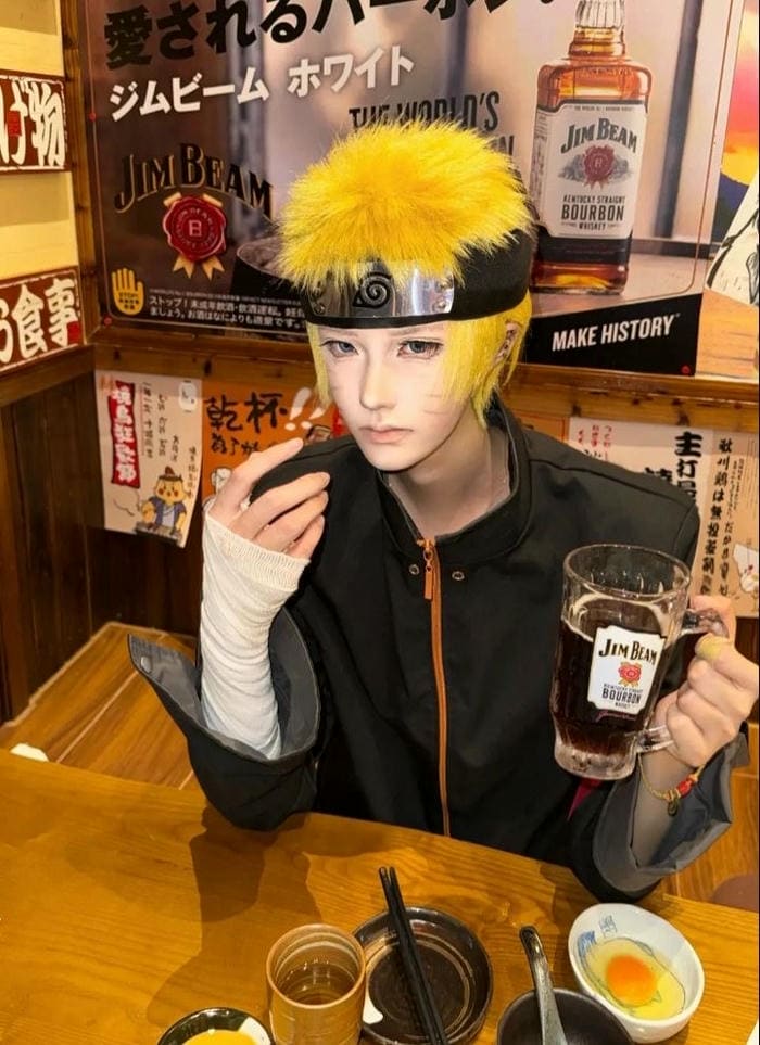 Trai đẹp cosplay Naruto ninja chân thật
