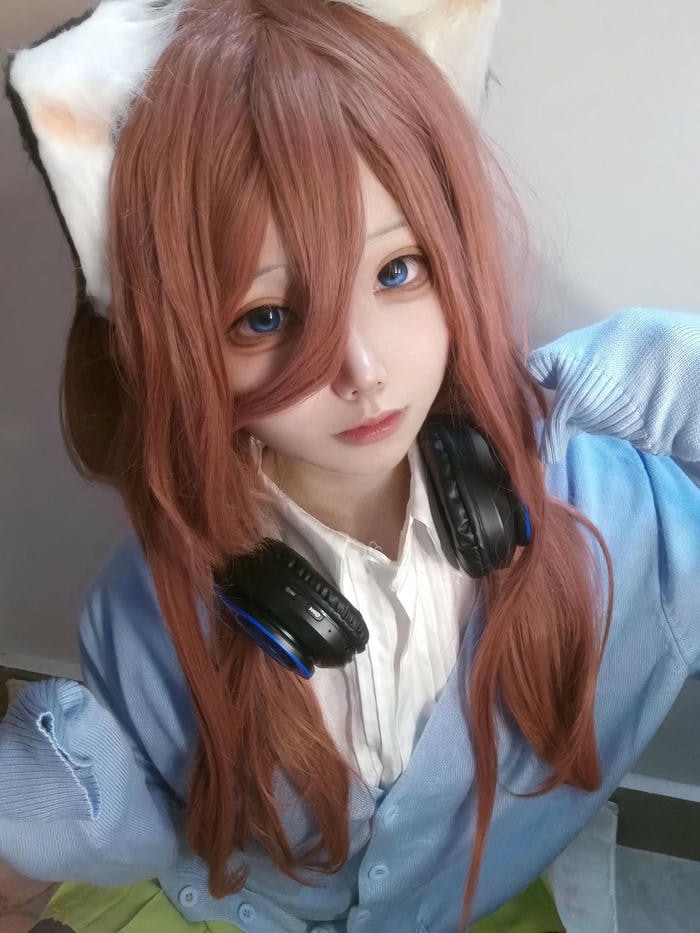 Ảnh Miku Nakano cosplay xinh đẹp ánh mắt
