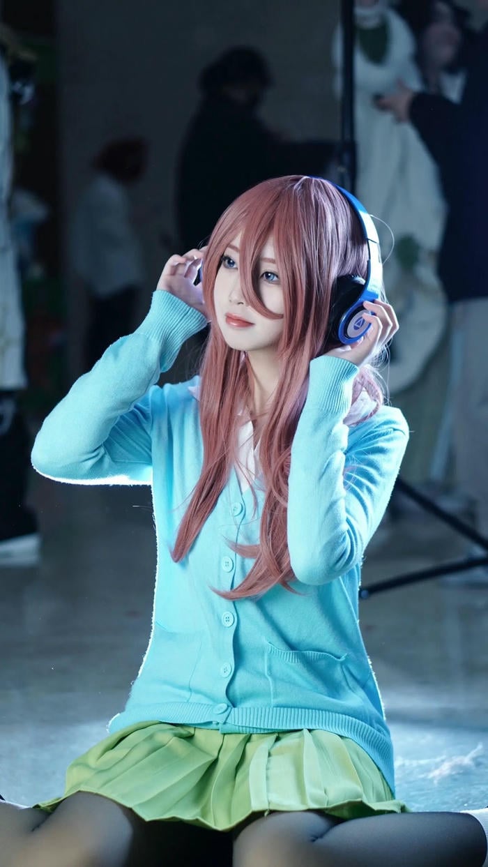 Miku Nakano cosplay đẹp dễ thương nhẹ