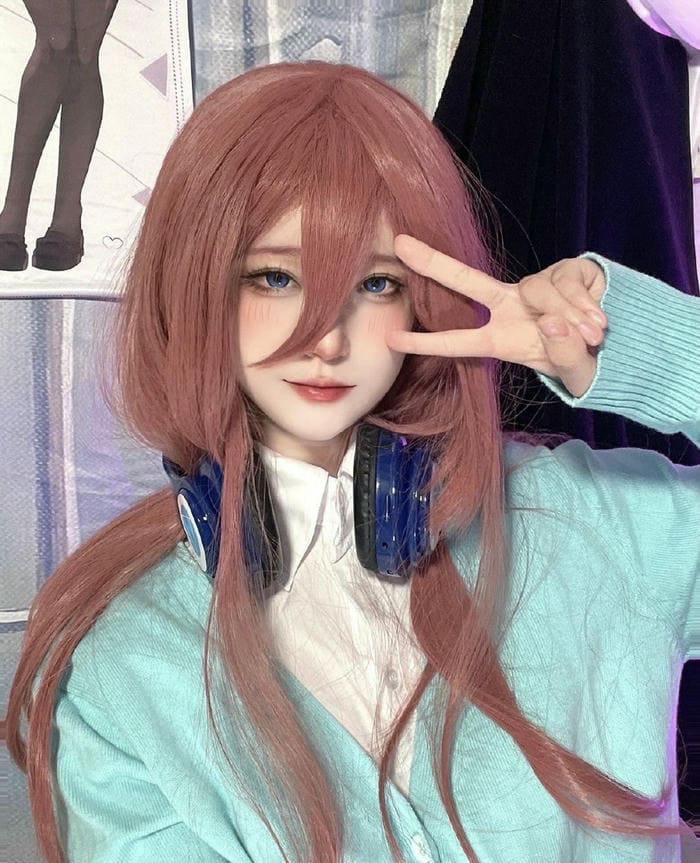 Miku Nakano cosplay ngọt ngào ánh nhìn