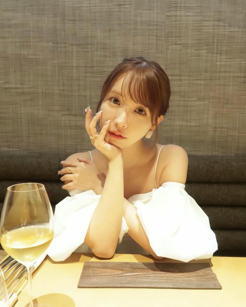 Yua Mikami Sexy Phong Cách Đời Thường Nữ Tính