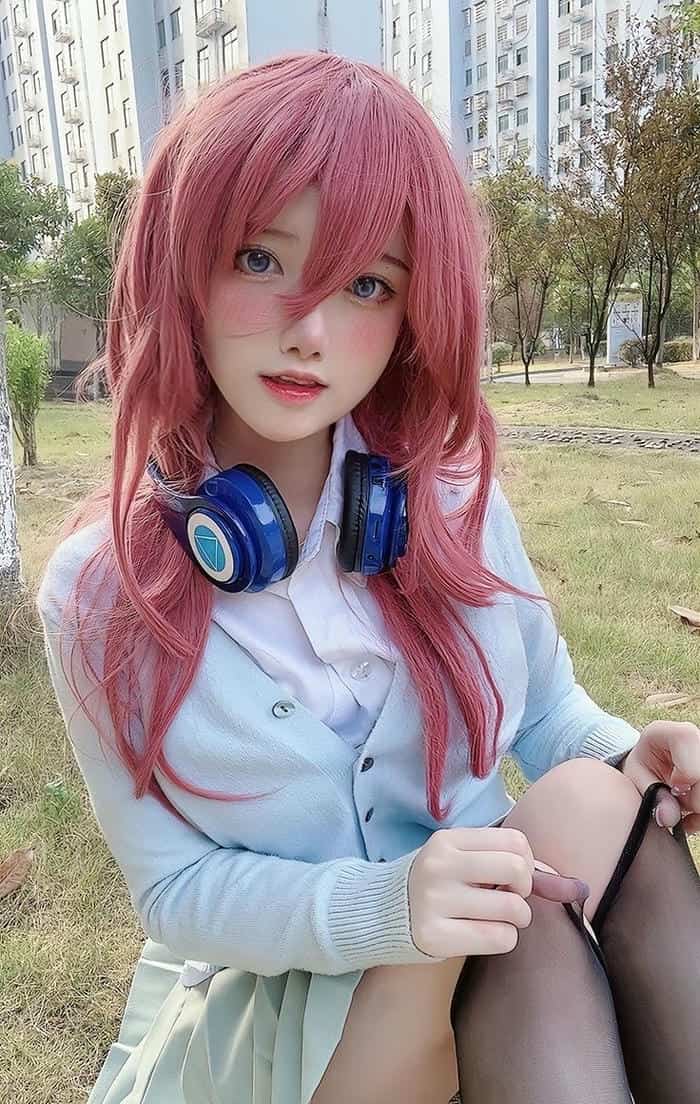 ảnh Miku Nakano cosplay đáng yêu vô đối