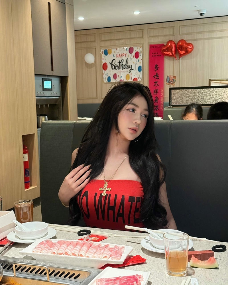 ảnh Trần Hà Linh full HD đáng yêu tuyệt vời