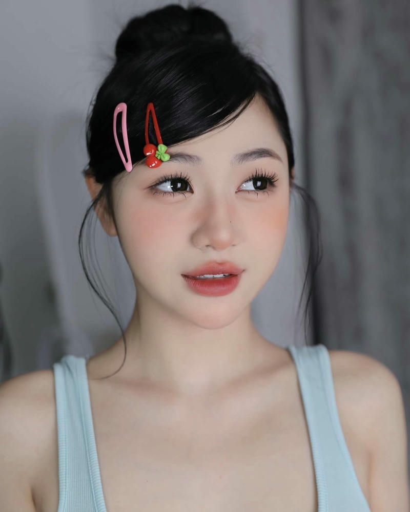 ảnh Trần Hà Linh full HD sống động và tươi sáng