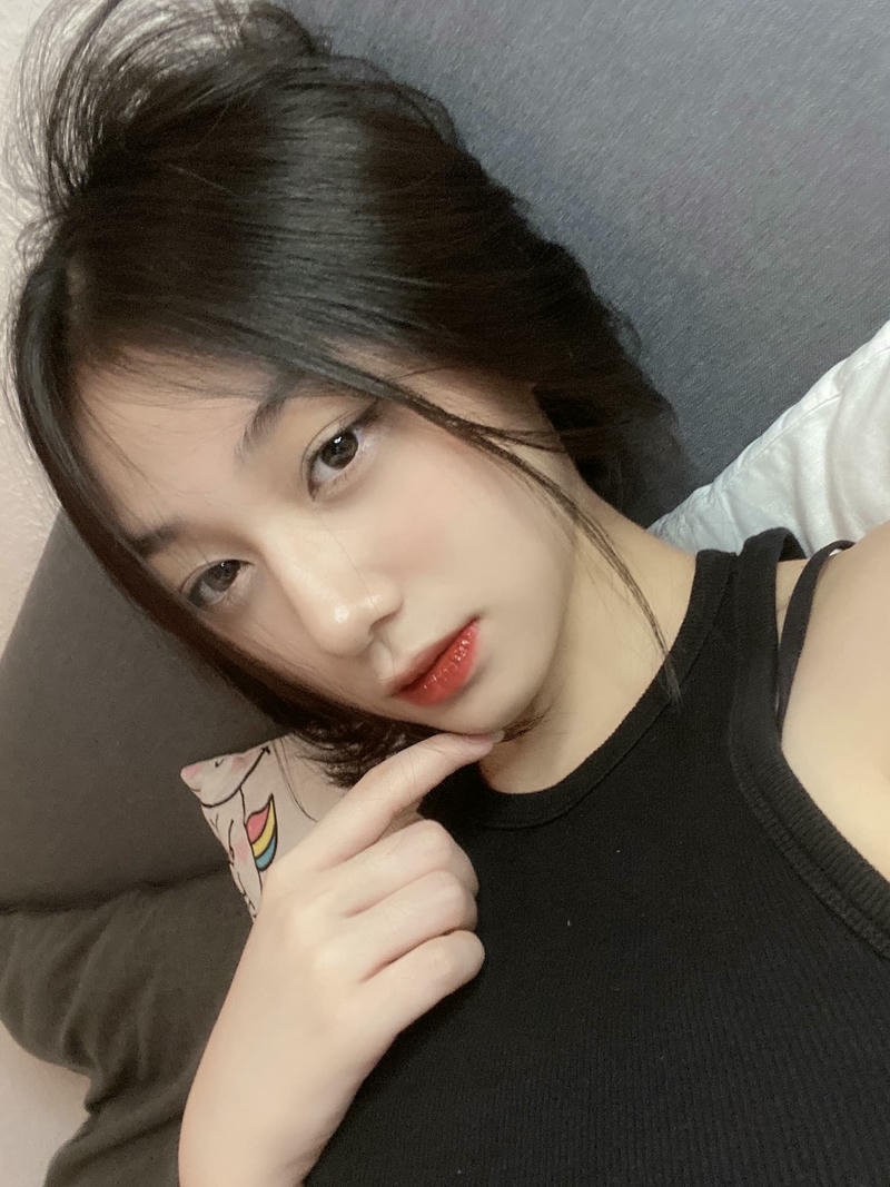 ảnh đẹp Ảnh Trần Hà Linh full màu sắc sống động